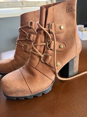 Sorel Tan Leather Lace-Up Block Heel Ankle Boots